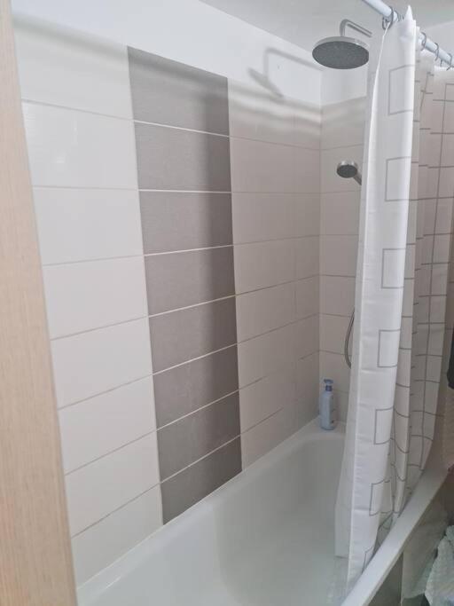 Appartement מרחק נגיעה בתקווה à Petach Tikva Extérieur photo